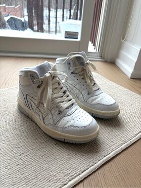 Asics Women's High-Top Sneakers in White and Light Gray